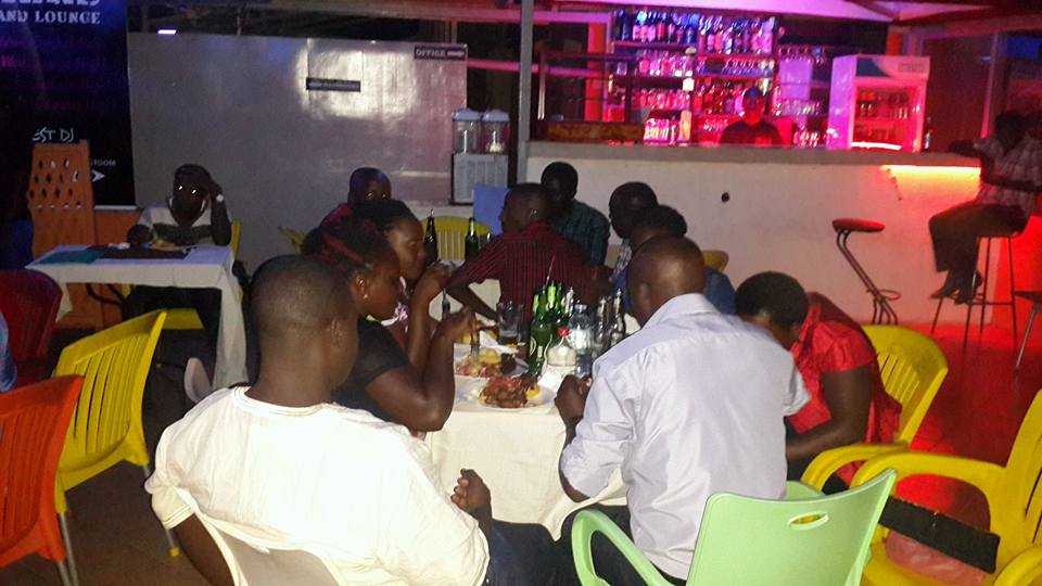 Glaciers Bar & Lounge Kampala Uganda, Good food in Kampala, Food & Drink,  Top Bar, Top Restaurant, Lounge, Top Bar and Lounge, Food, Beer, Wine, Spirits, Cocktail bar, Amazing beer prices,  Cheap Beer, Great Place to Drink after work , Gins and local beers,  grilled food and wood-fired pizzas,  Chatting and Drinking, Chilling with friends and mates, Date night, Eating and Drinking, Private parties, Drinking and Dancing, Cocktail Bar, Lounge Bar, Party Bar,  Kampala Pub, Lively DJ nights,  Lively Music, Great Beer Drink Out,  Tasteful Delicious food in Kampala, Amazing Drinking Joint in  Kampala Uganda, Ugabox